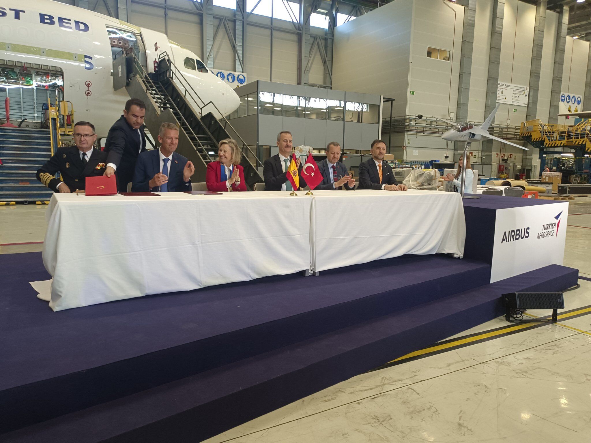 HÜRJET için İspanya'da imzalar atıldı