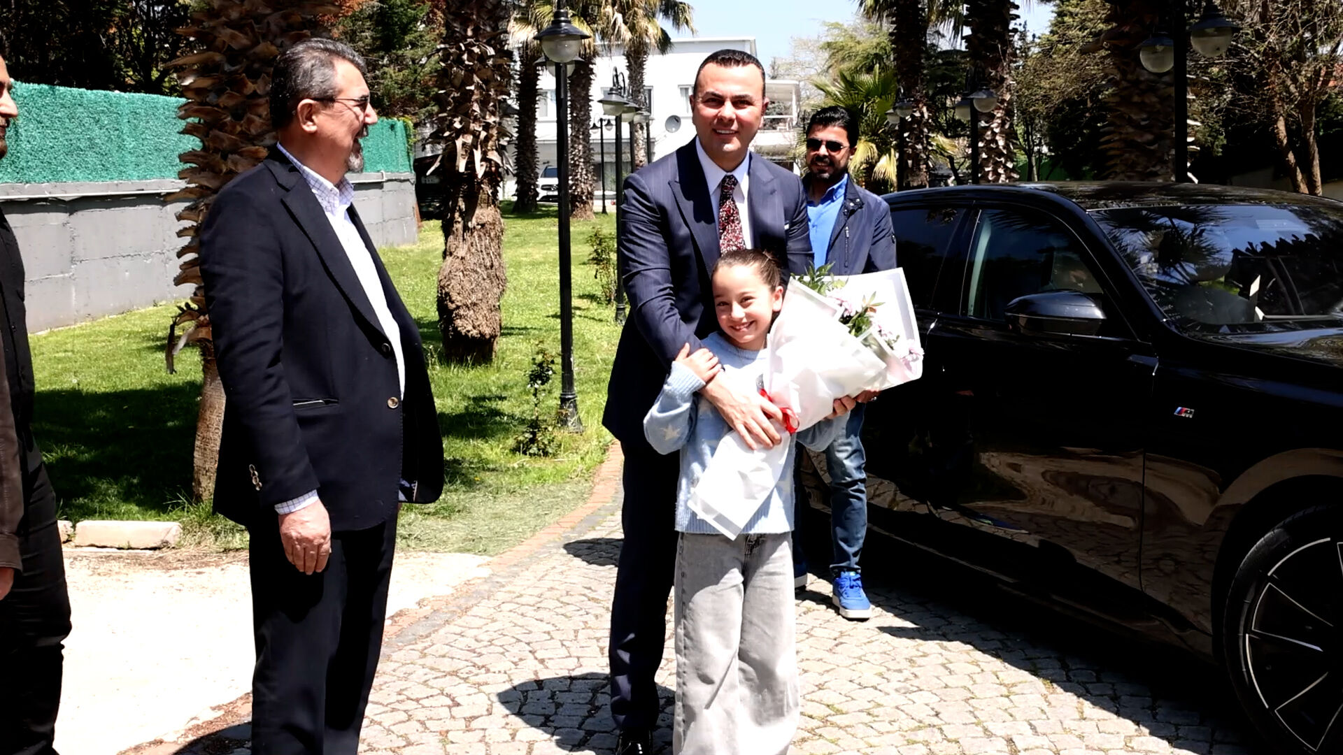 Mi̇lletveki̇li̇ Seyi̇than İzsi̇z'den Geli̇n Di̇zi̇si̇ Seti̇ne Zi̇yaret.mp4.00 13 48 02.Still002