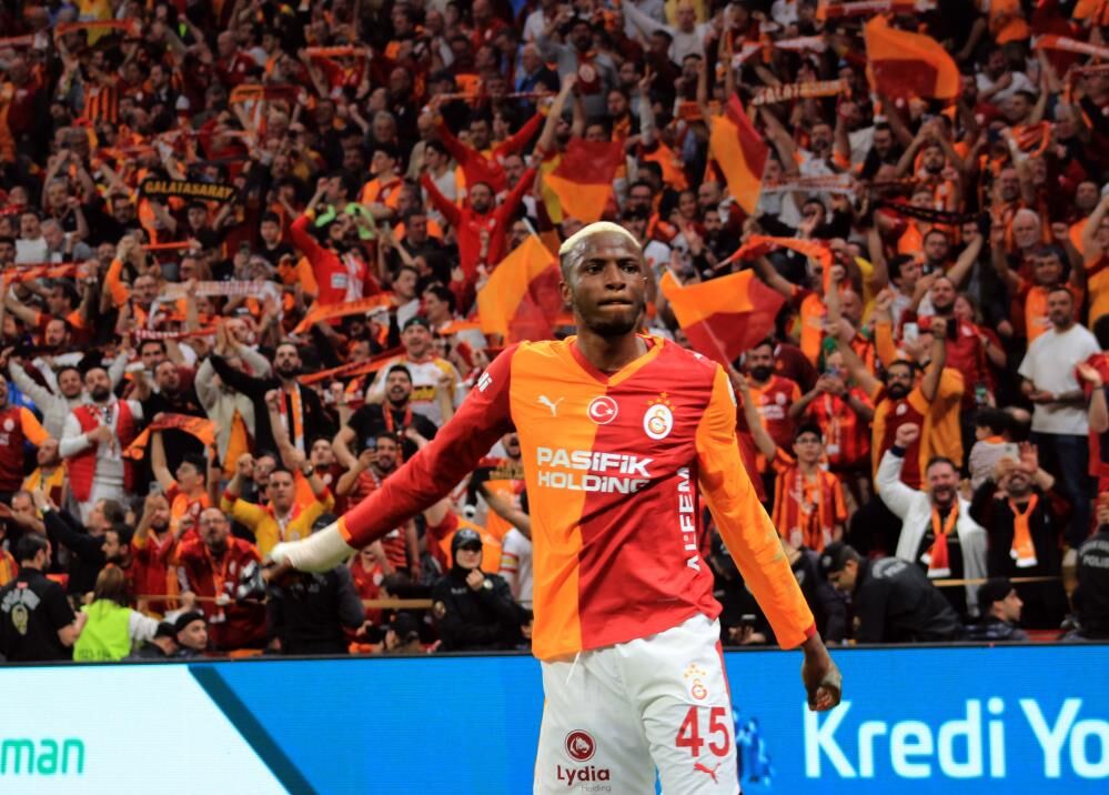 Osimhen Fenerbahce 3 (1)