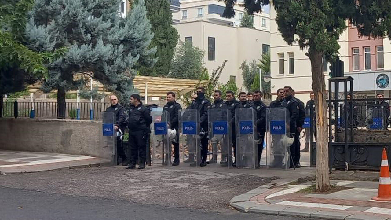 AK Partili eski belediye başkanı gözaltına alındı