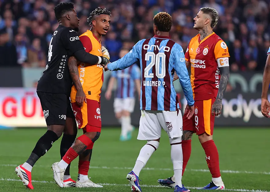 Maç bitti kırmızı kart geldi! Galatasaraylı isim...