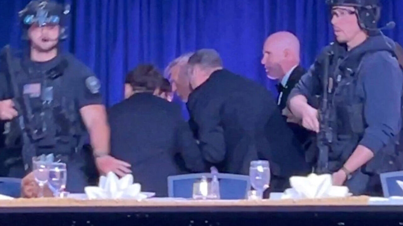 Trump'a saldırı girişimi! Sağlık durumu nasıl? Saldırgan Cole Allen kim?