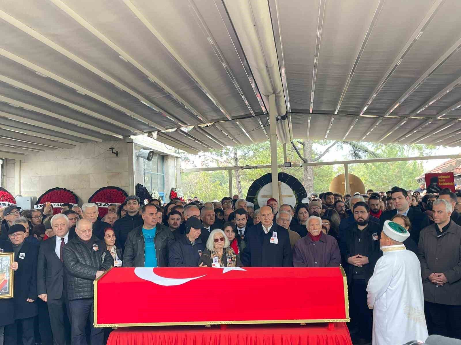 Yalçın Küçük (2)