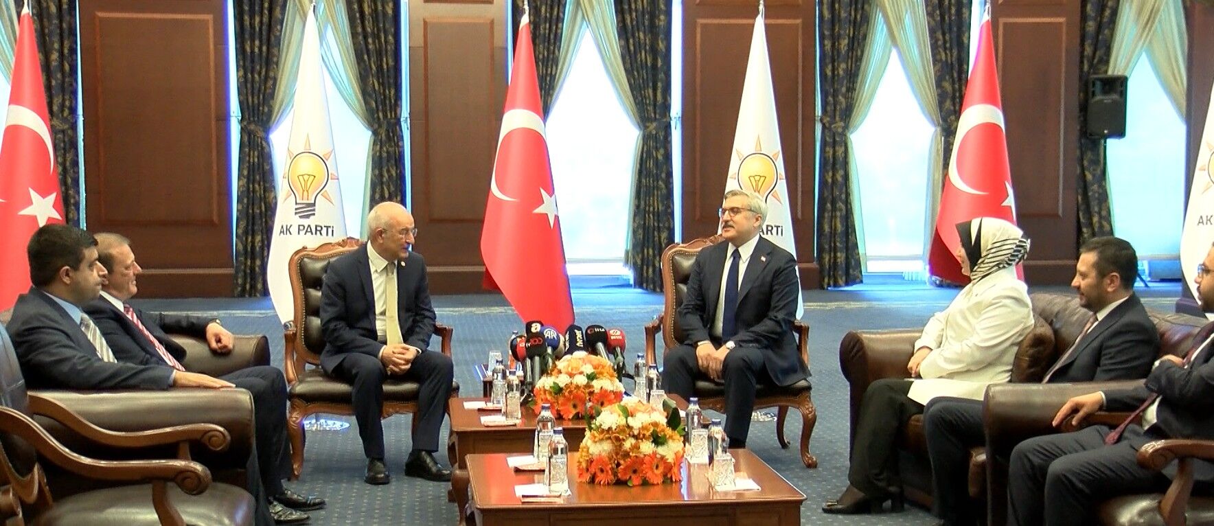 3 bayram sonra bir ilk! AK Parti ve CHP bayramlaştı