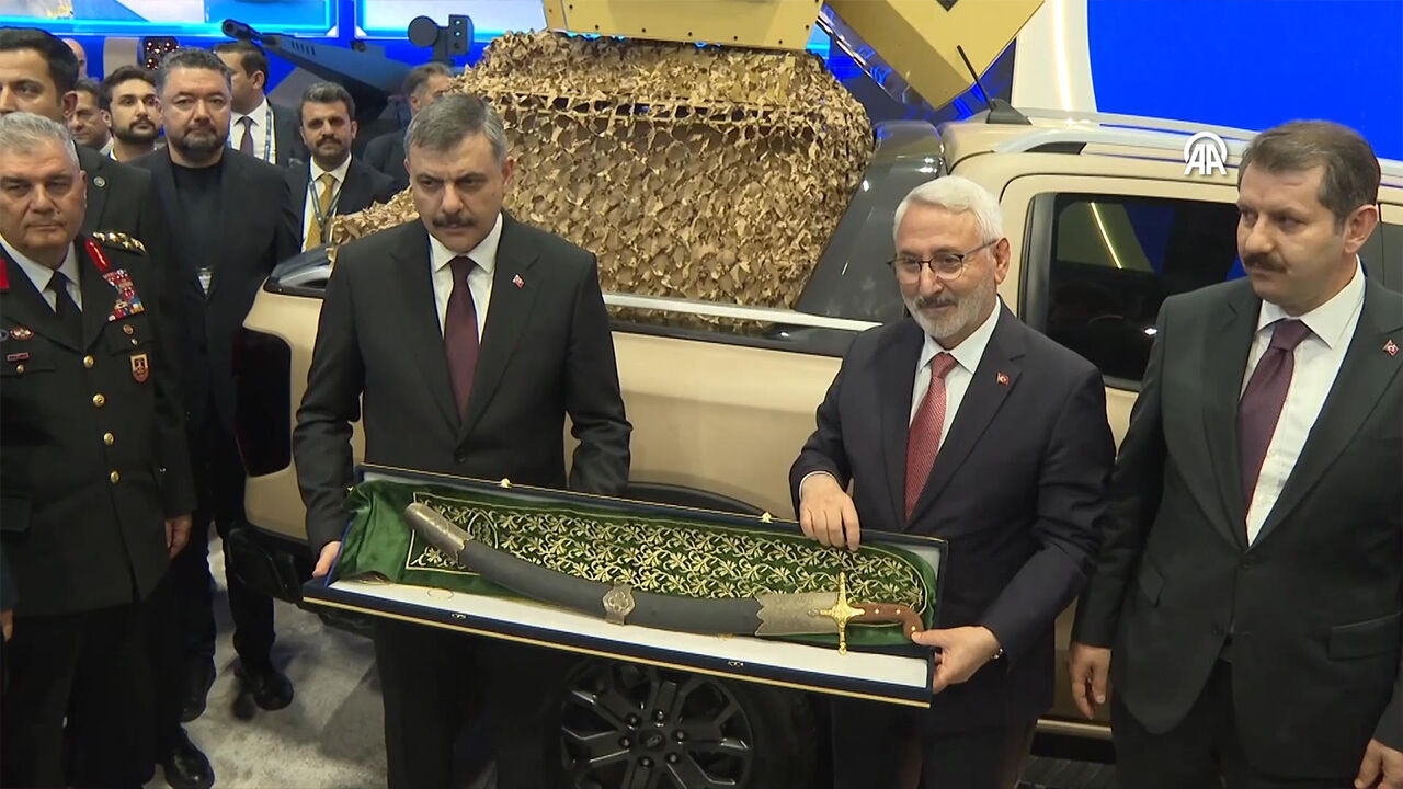 Bakan Mustafa Çiftçi'ye süpriz hediye! Gündem oldu