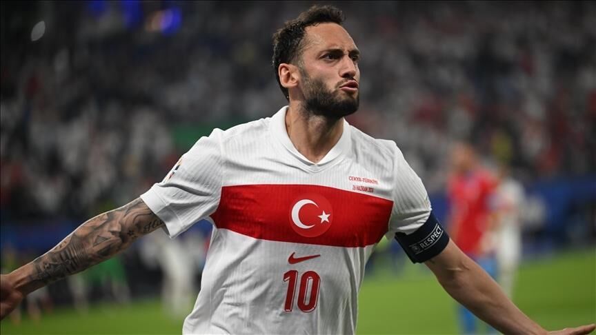 Hakan Çalhanoğlu-7