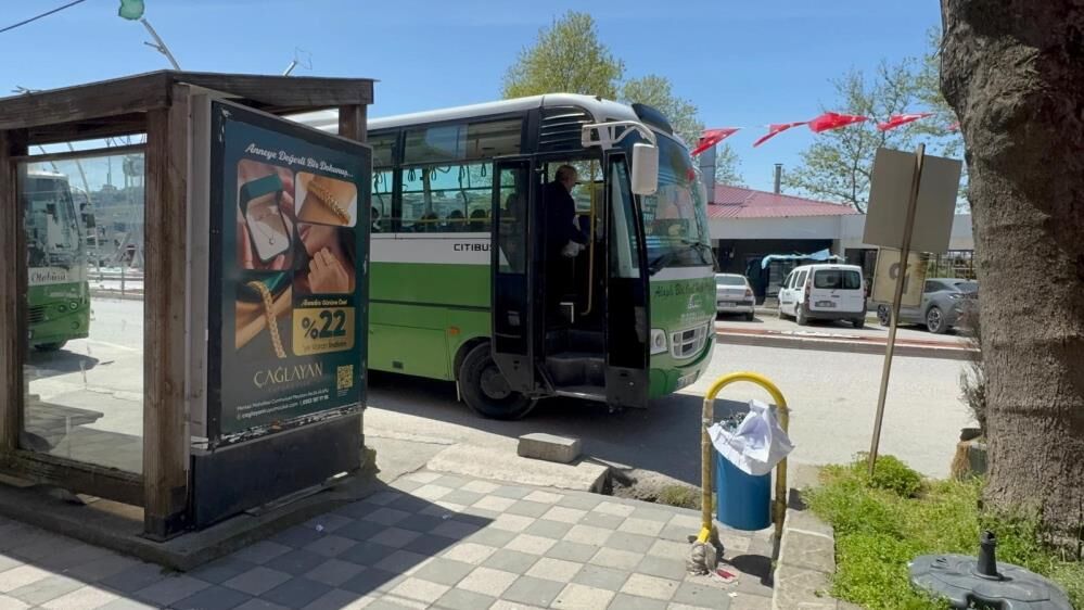 Otobus Kiz Cocugu (1)
