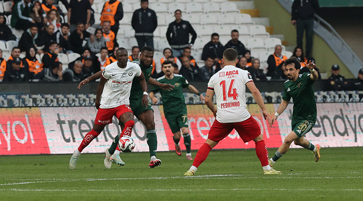 Esenler Erokspor'u 2 golle geçen Çorum FK Süper Lig'de!