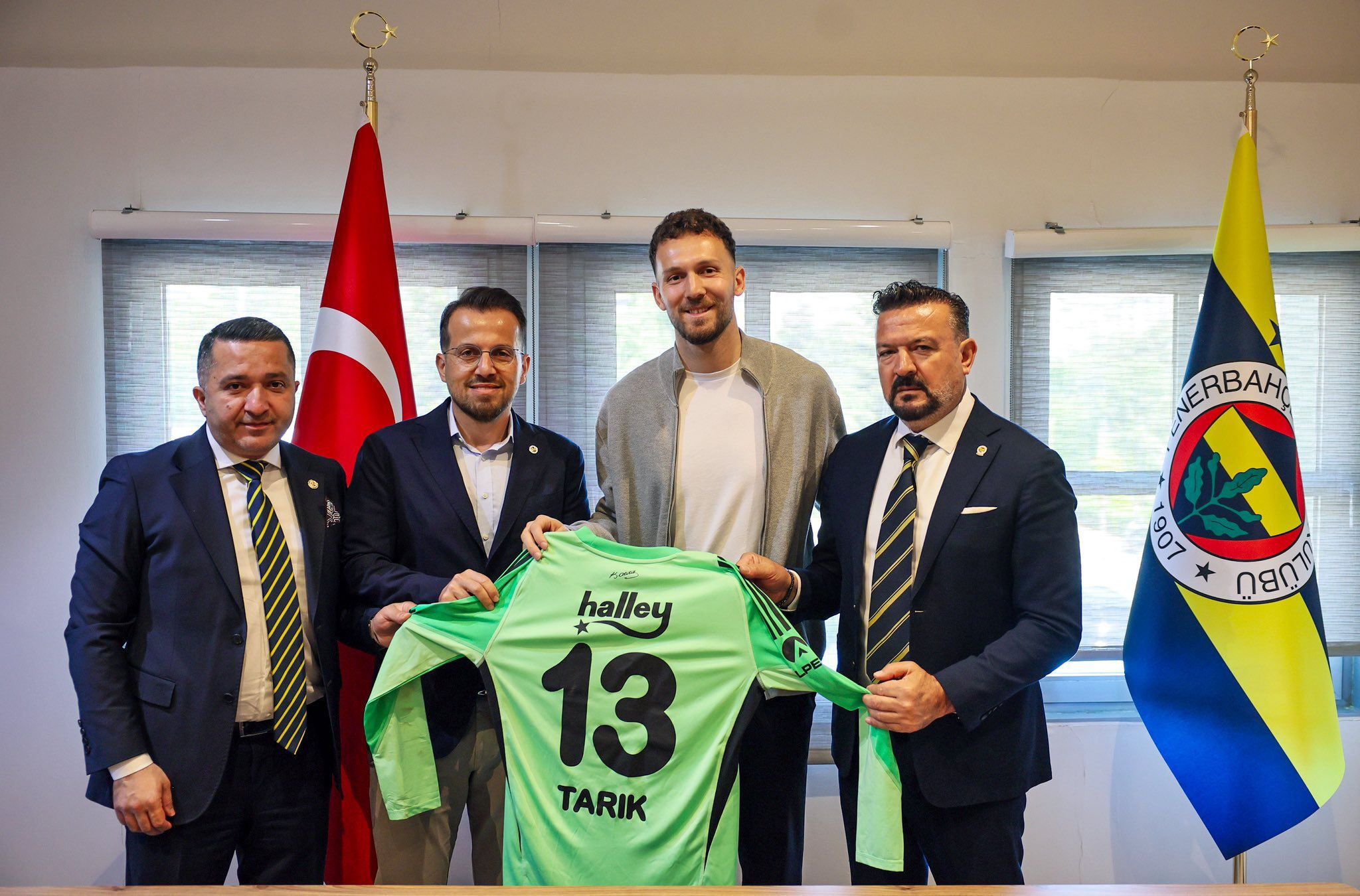 Kale 3 boyunca yıl emin ellerde! Fenerbahçe resmen duyurdu