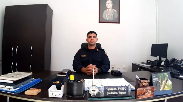 Genç komutan kalbine yenik düştü