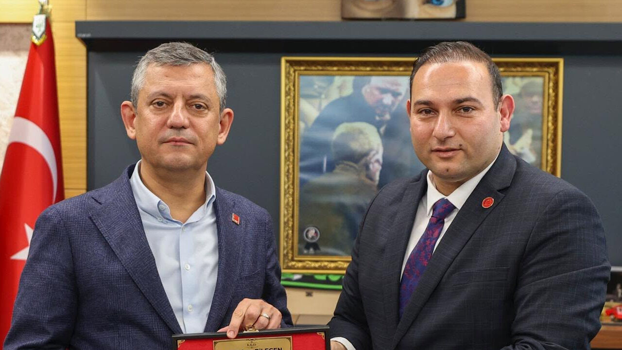CHP'den AK Parti'ye geçiyor! Canlı yayında duyurdu