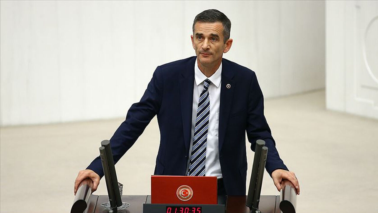 CHP'de deprem! Kritik isim istifa etti