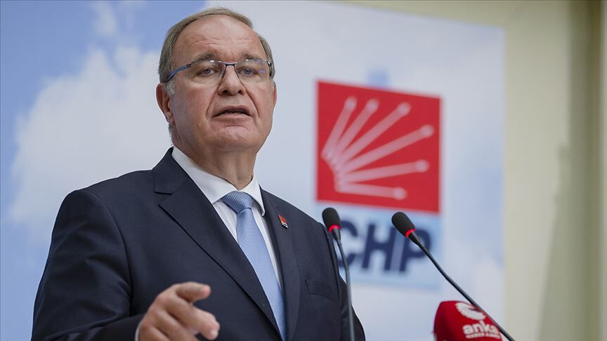 Faik Öztrak Aa Içeri