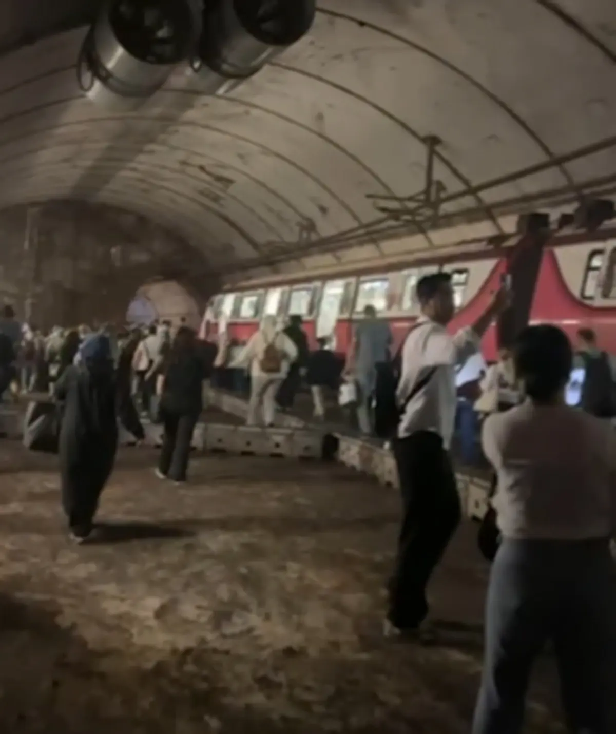 M4 Kadıköy Sabiha Gökçen Havalimanı Metrosu Raydan Çıktı-1