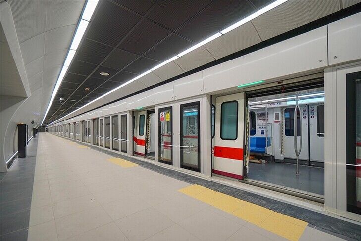Yeni metro bir günde 10 binden fazla yolcu taşıdı