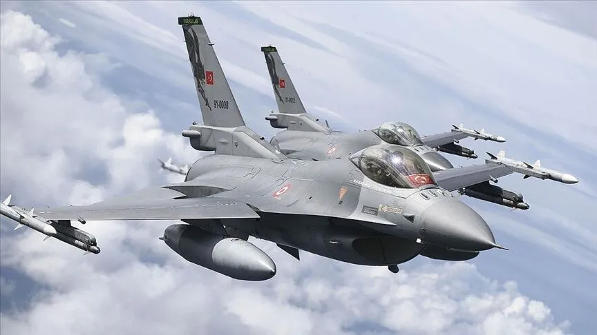Kaçırılma sinyali geldi Türk F-16'ları peş peşe havalandı