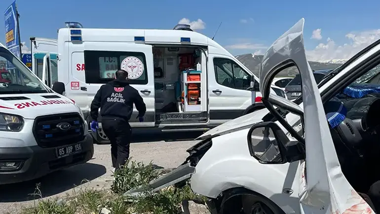Van Çaldıran'da Korkunç Kaza! Ölü Ve Yaralılar Var (3)