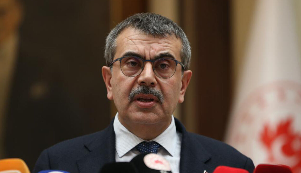 Bakan Tekin duyurdu! Ara tatil kalkıyor mu?