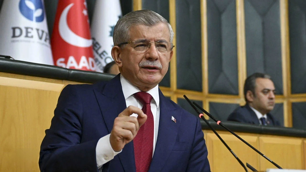 Siyaset kulislerinde Ahmet Davutoğlu iddiası