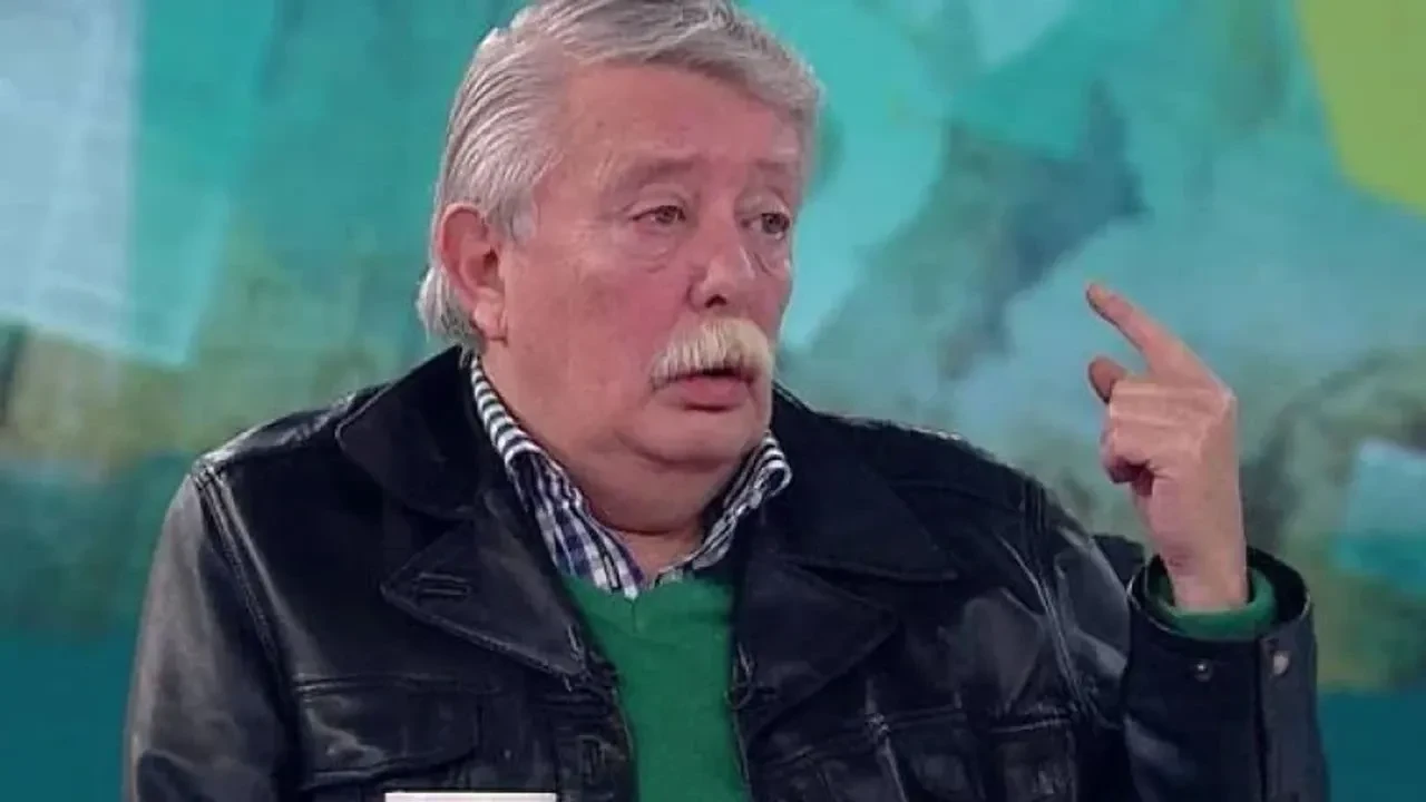 Aziz Üstel Kimdir