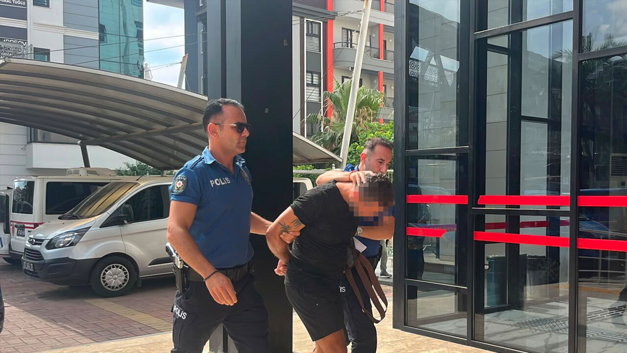 Devlete ve polise hakaret etti! Apar topar gözaltına alındı