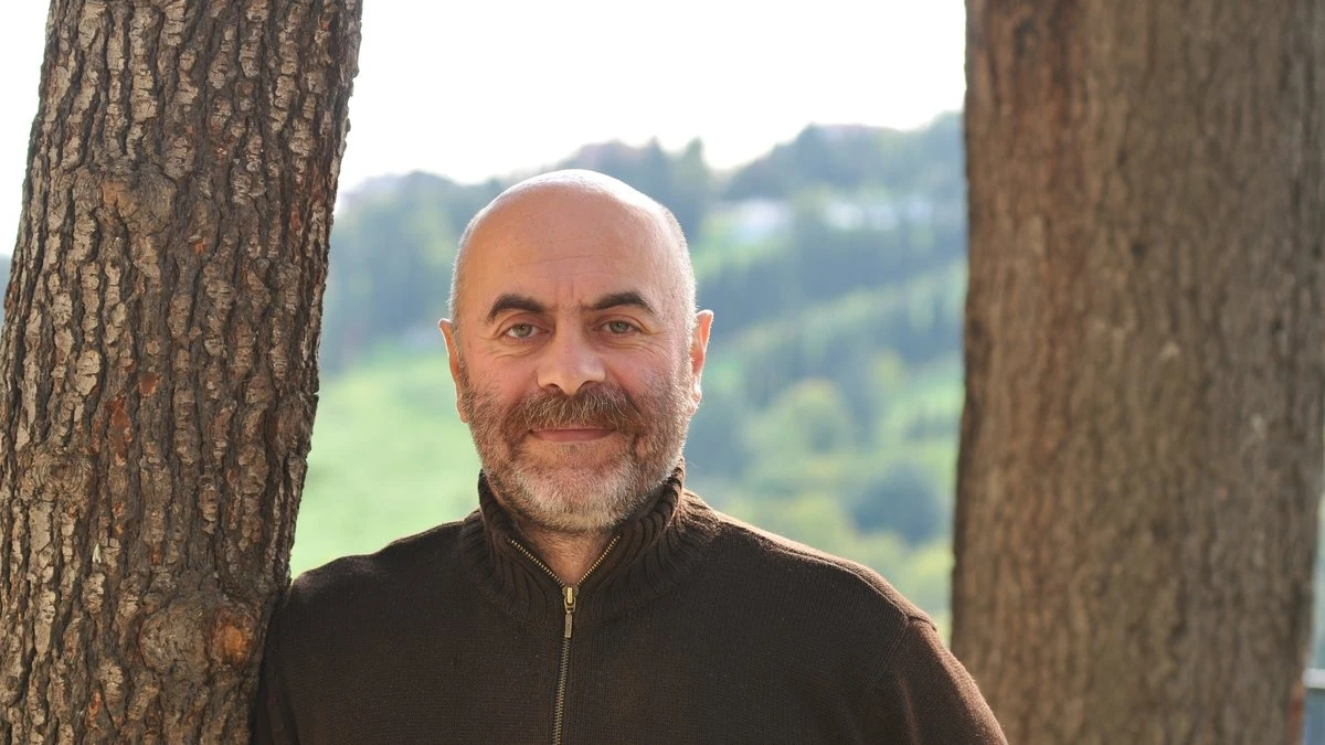 Ezel Akay Yönetmen
