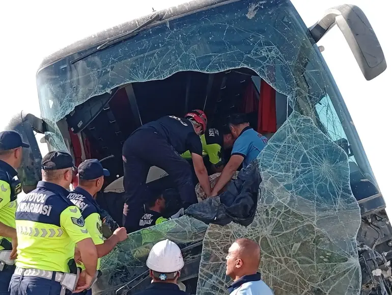Niğde-Ankara otoyolunda kaza! Çok sayıda yaralı var