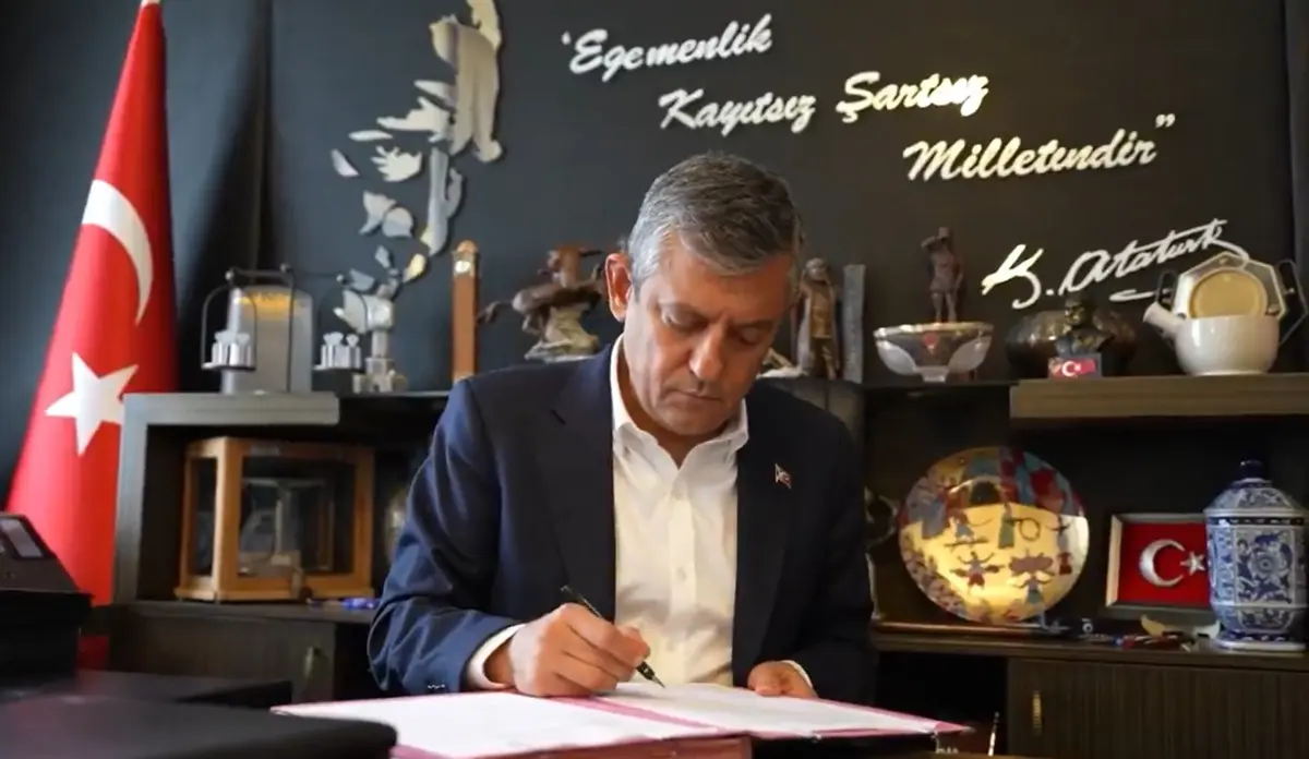 Özegür Özel Yeni