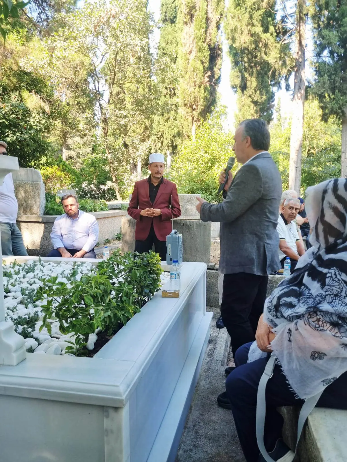 Siyaset Ve Fikir Insanı Süleyman Arif Emre Kabri Başında Dualarla Anıldı (2)
