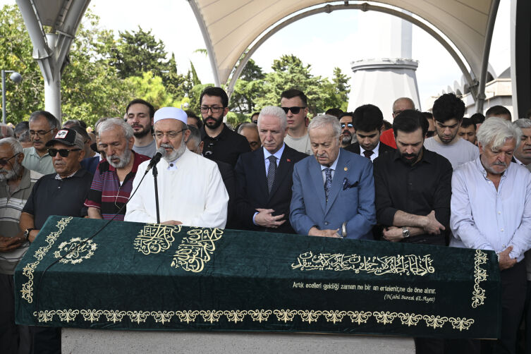 "Ümmetin derdiyle dertlenmiş bir insan" Ali Haydar Haksal Hakk'a yürüdü