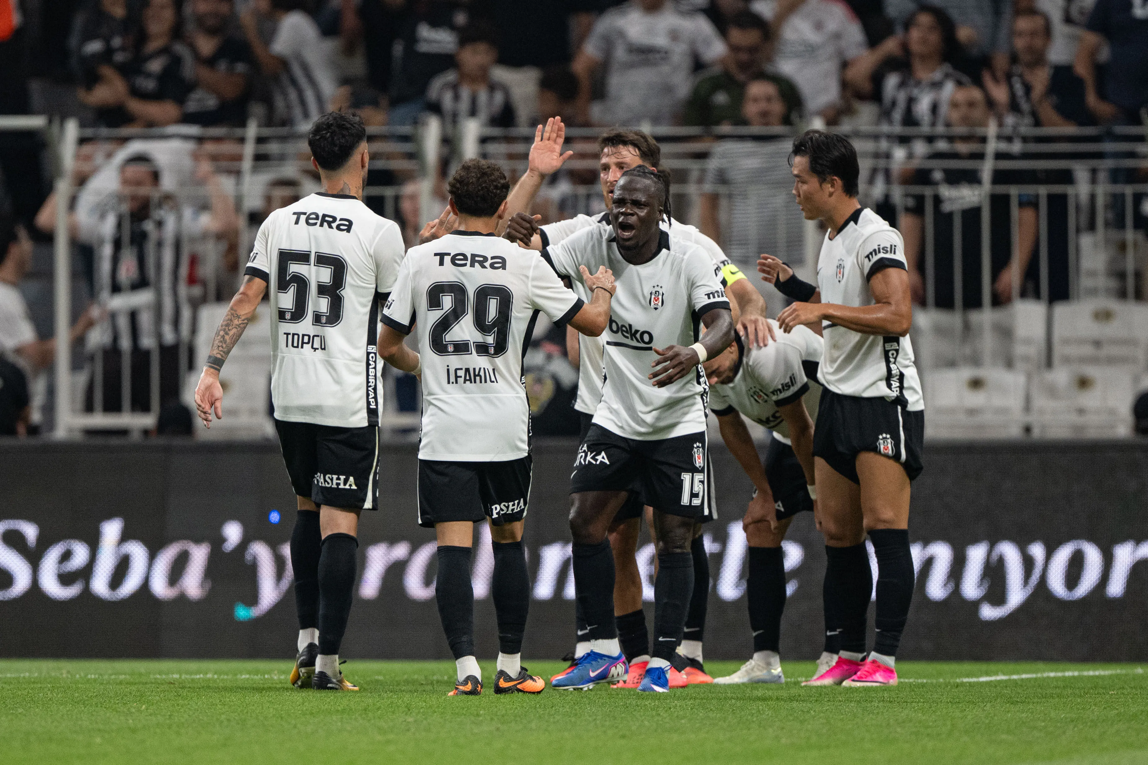 Beşiktaş 1 Hradec Králové Maç Sonucu (Önemli Dakikalar Özet) (5)