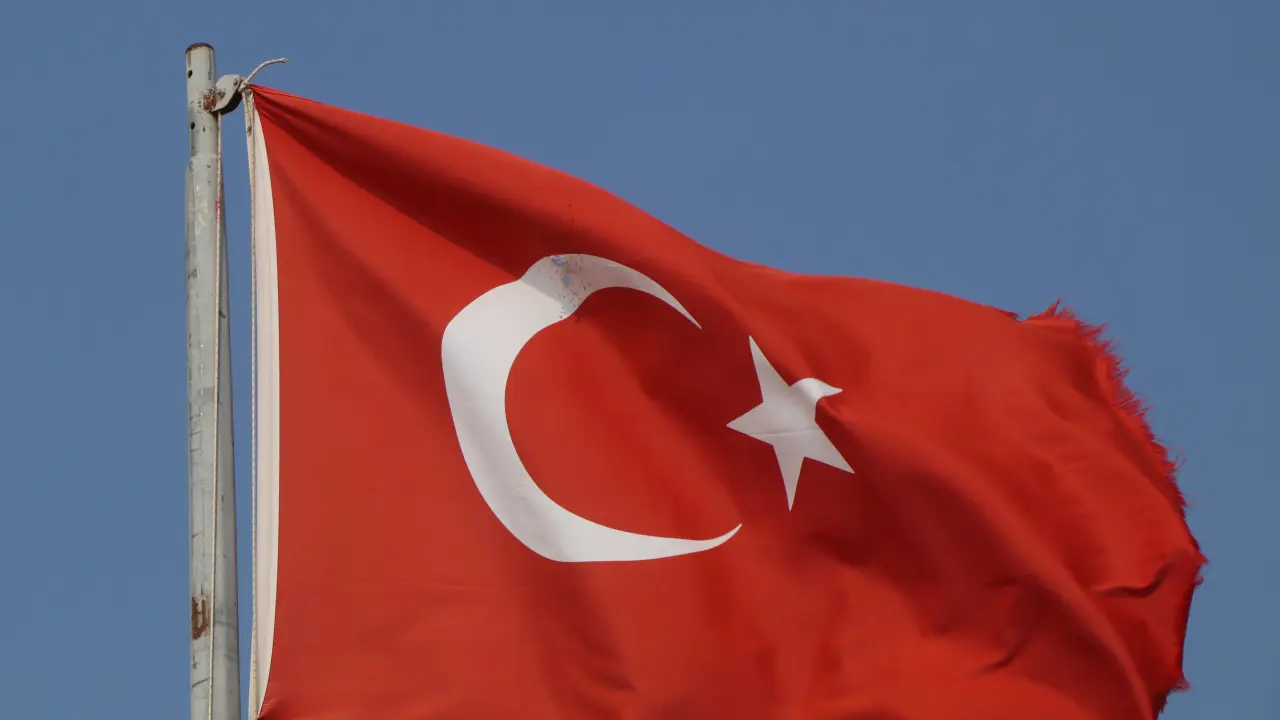 Burdur Bayrak Ateş Valilik Haber (1)