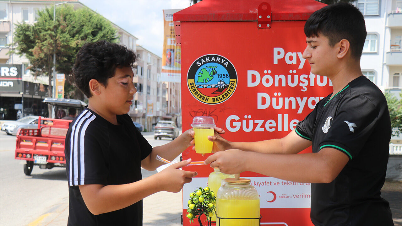 Daha 14 yaşında ama asgari ücretin üç katını kazanıyor