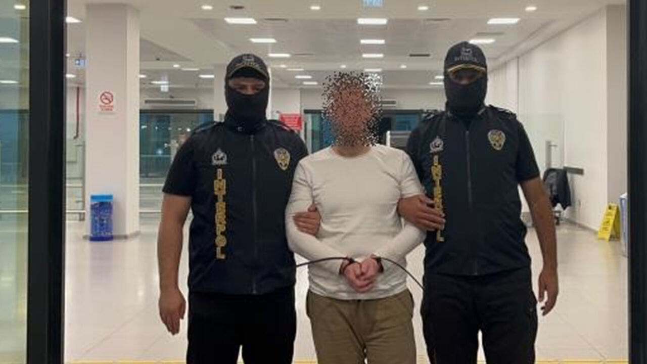 Kırmızı bültenle aranıyordu! Türkiye'ye iade edildi