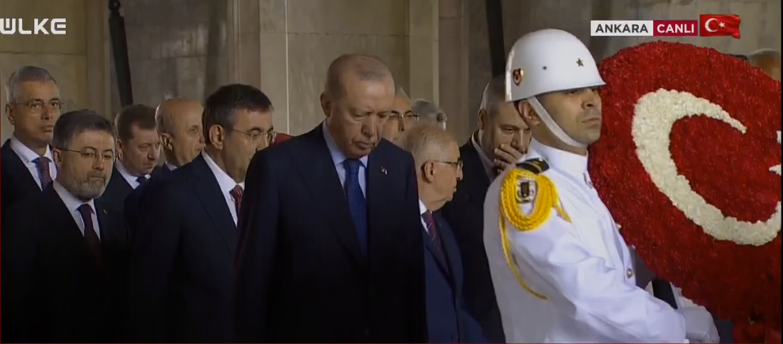 Cumhurbaşkanı Erdoğan'dan Anıtkabir ziyareti