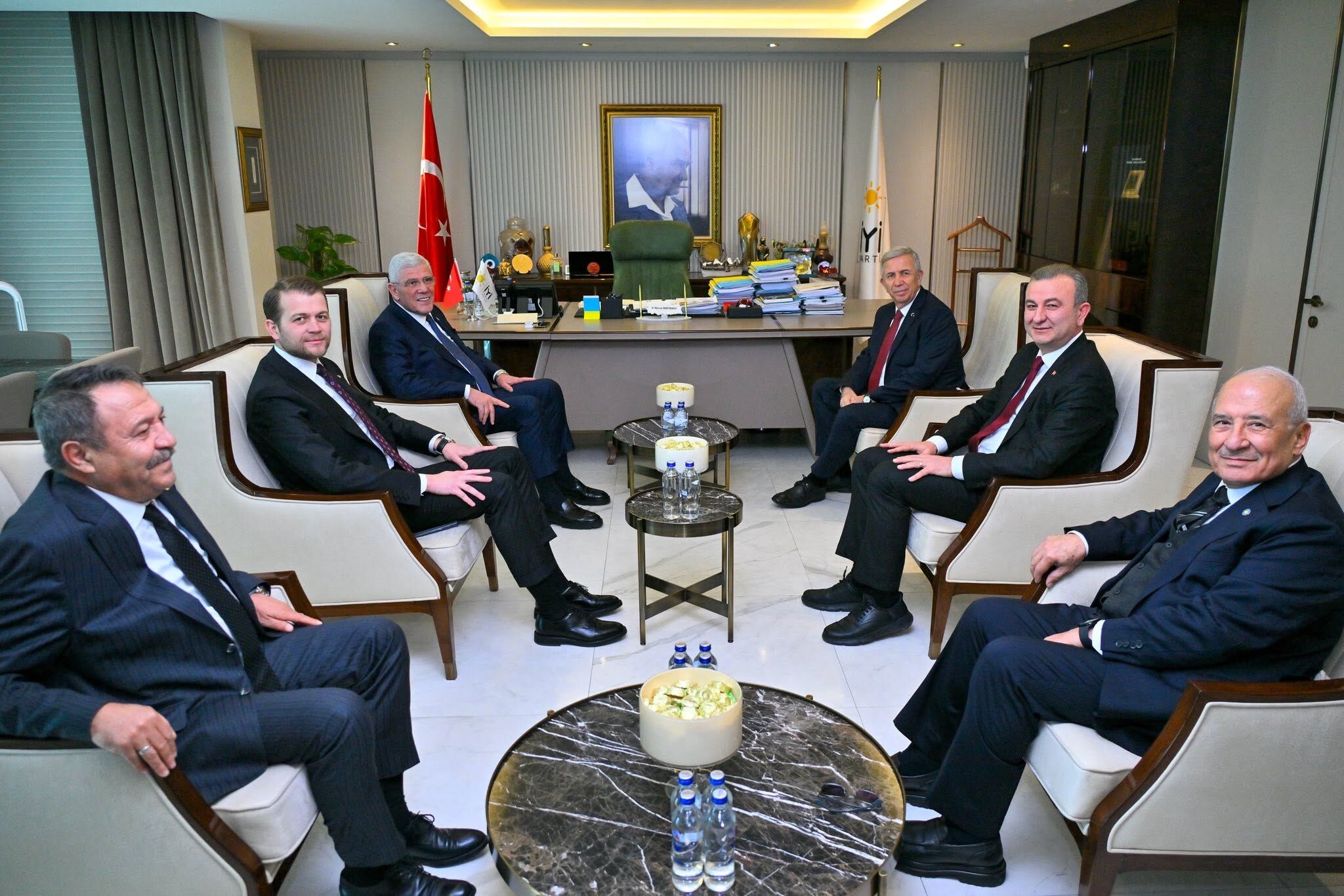 Mansur Yavaş İyi Parti'ye Mi Katılıyor Resmi Açıklama Geldi