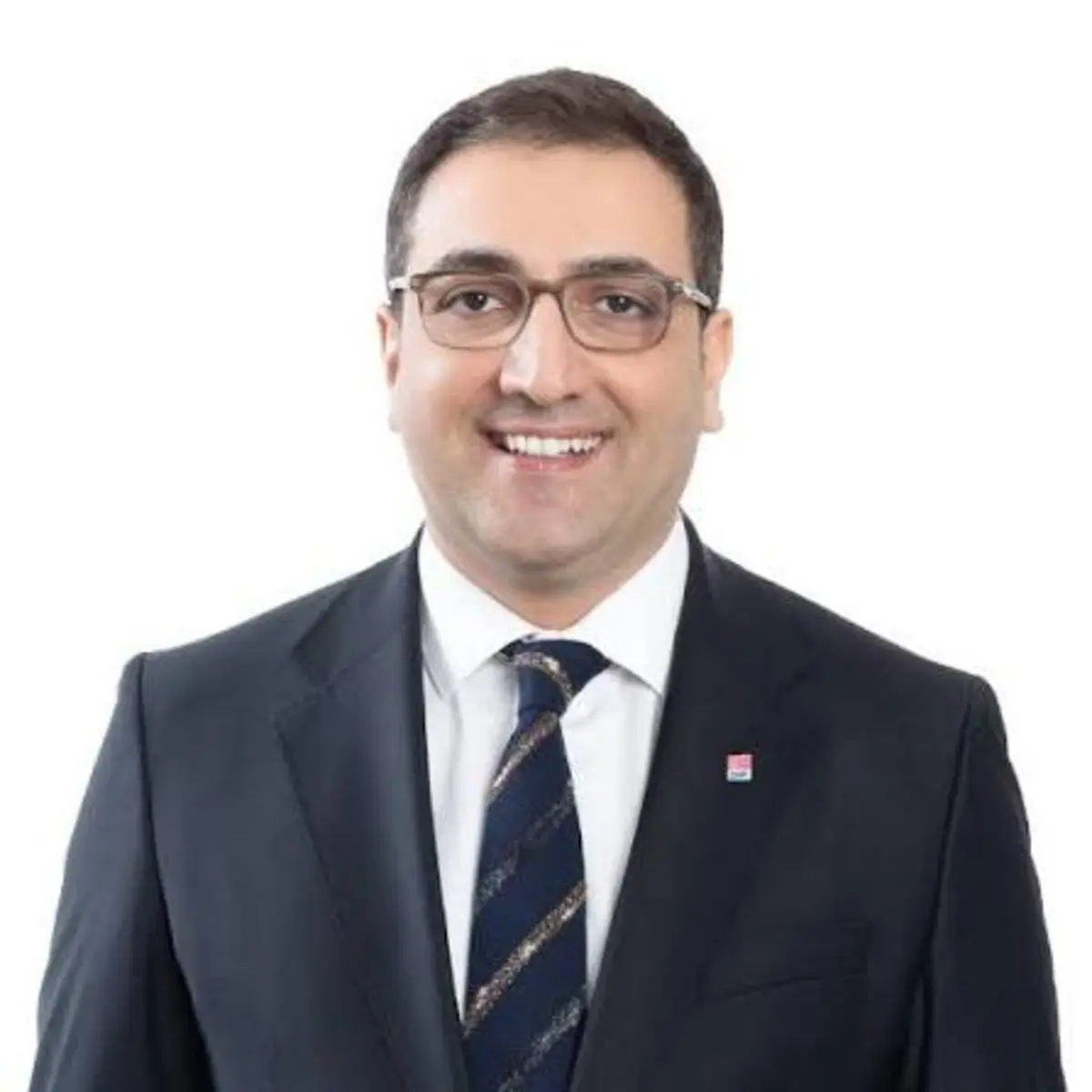 Onur Yi̇ği̇t Ki̇mdi̇r (2)
