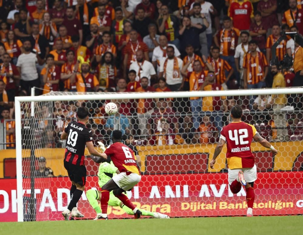 Osimhen Ipten Aldı! Galatasaray 2 2 Çorum Fk (Maç Sonucu Özet) (2)