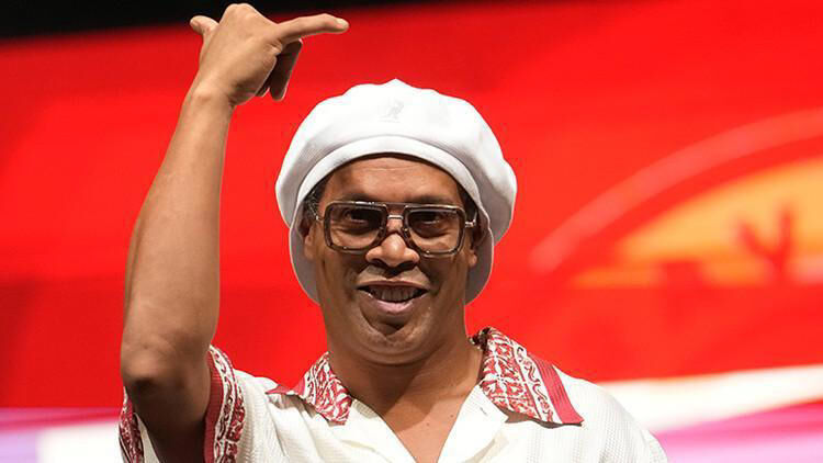 Ronaldinho Sahalara Geri Döndü (2)