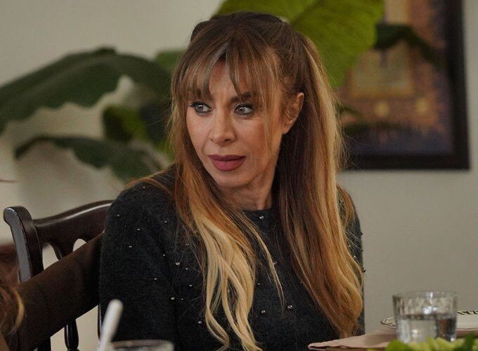 Show Tv Ekranlarında Yayımlanan Kızılcık Şerbeti Dizisinde Feyza Civelek Ve Ceren Karakoç'un Ardından Neslihan Yeldan Da Kadrodan Ayrıldı. Üst Üste Yaşanan Vedalar, Dizinin Final Yapacağı Yönündeki Tartışmaları Yeniden