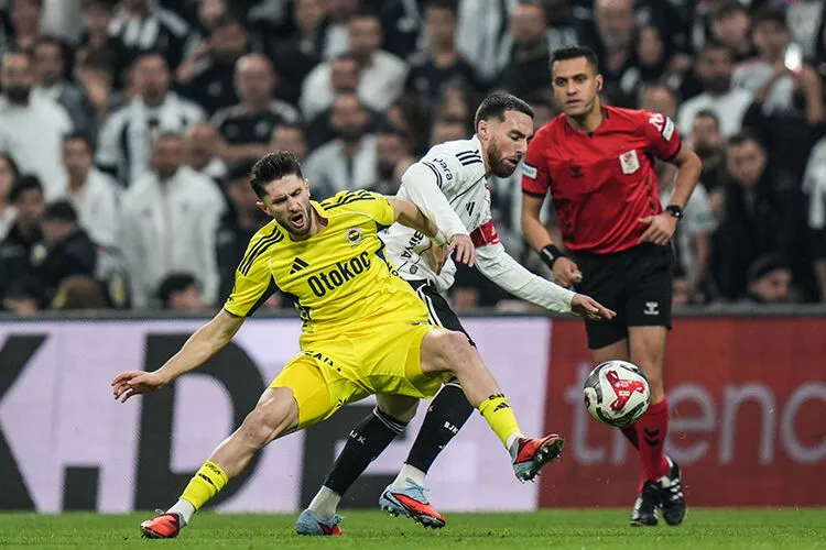 Dev derbide 18 futbolcunun ilk heyecanı