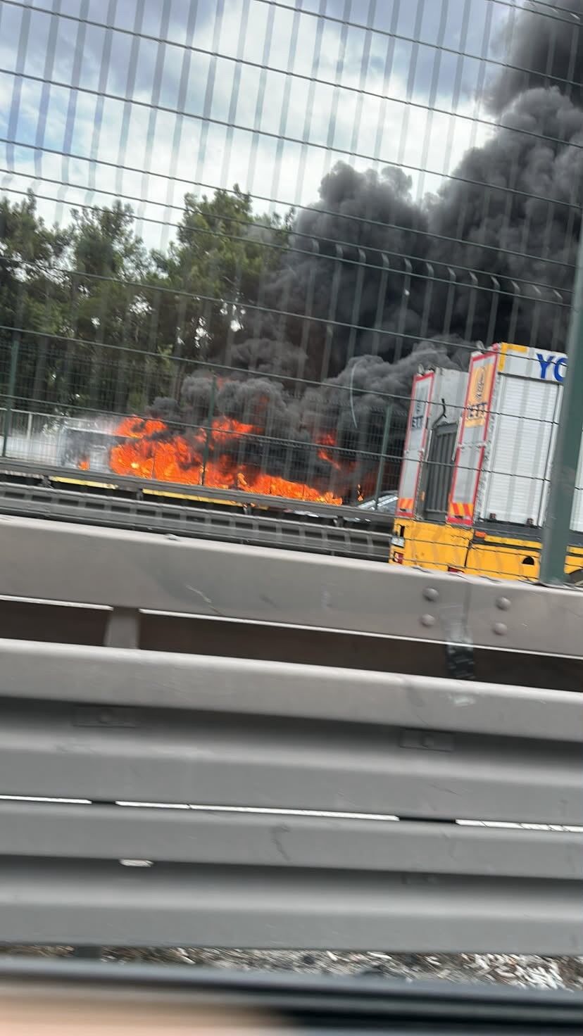 İstanbul'da korkutan anlar: İETT otobüsü yandı!