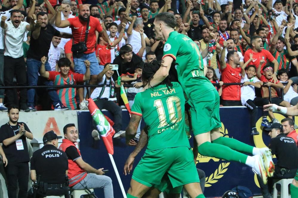 Amed 3-2 Beşiktaş maç sonucu ÖZET (Süper Lig 6. Hafta Puan Durumu)