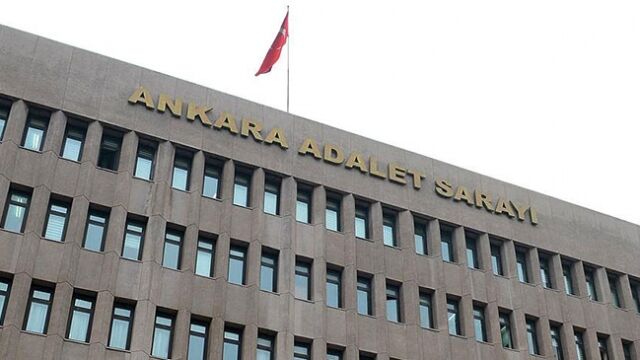Eski İçişleri Bakanı İdris Naim Şahin adliyede!