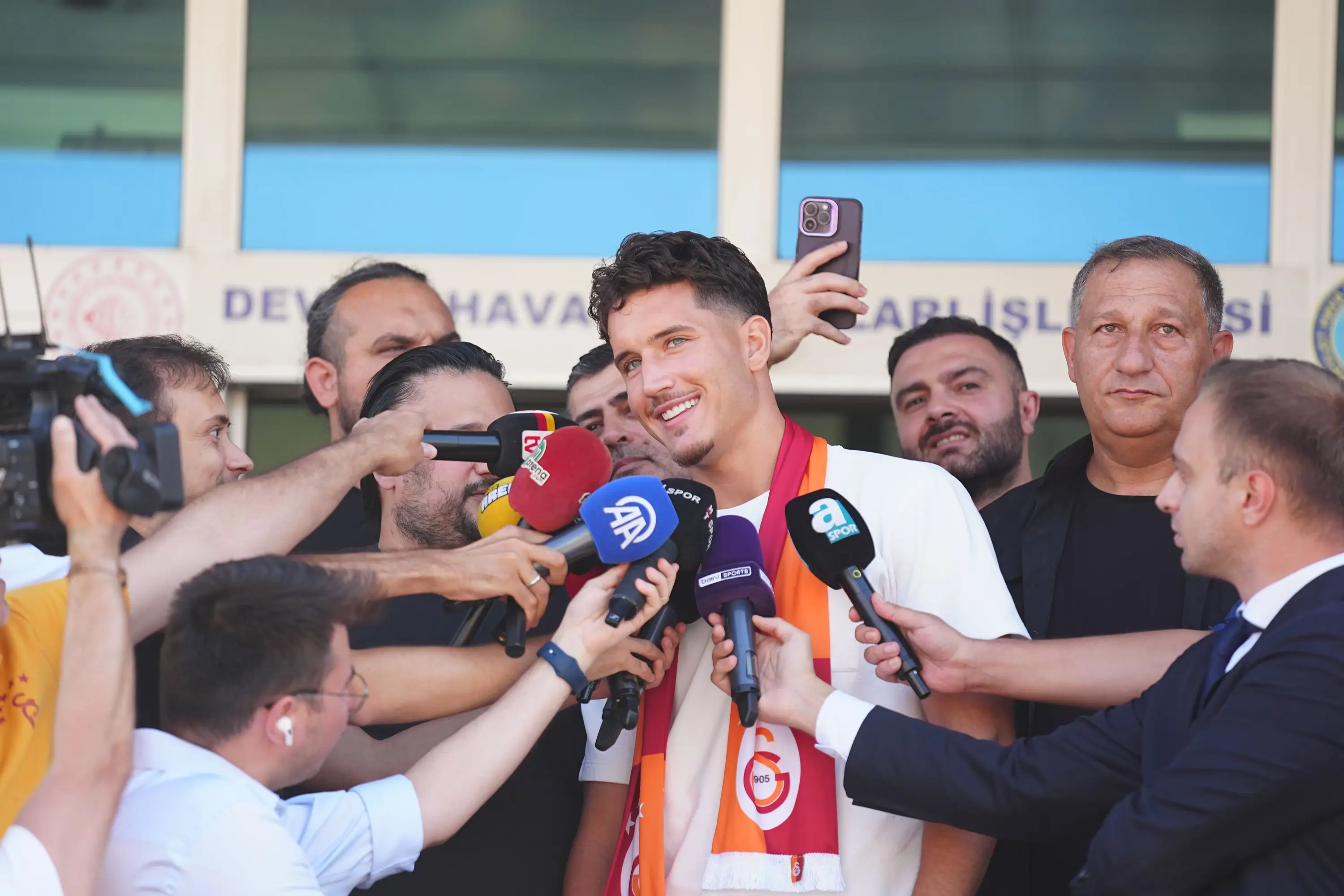 Deniz Gül Galatasaray Istanbul Transfer (2) 3000X2000