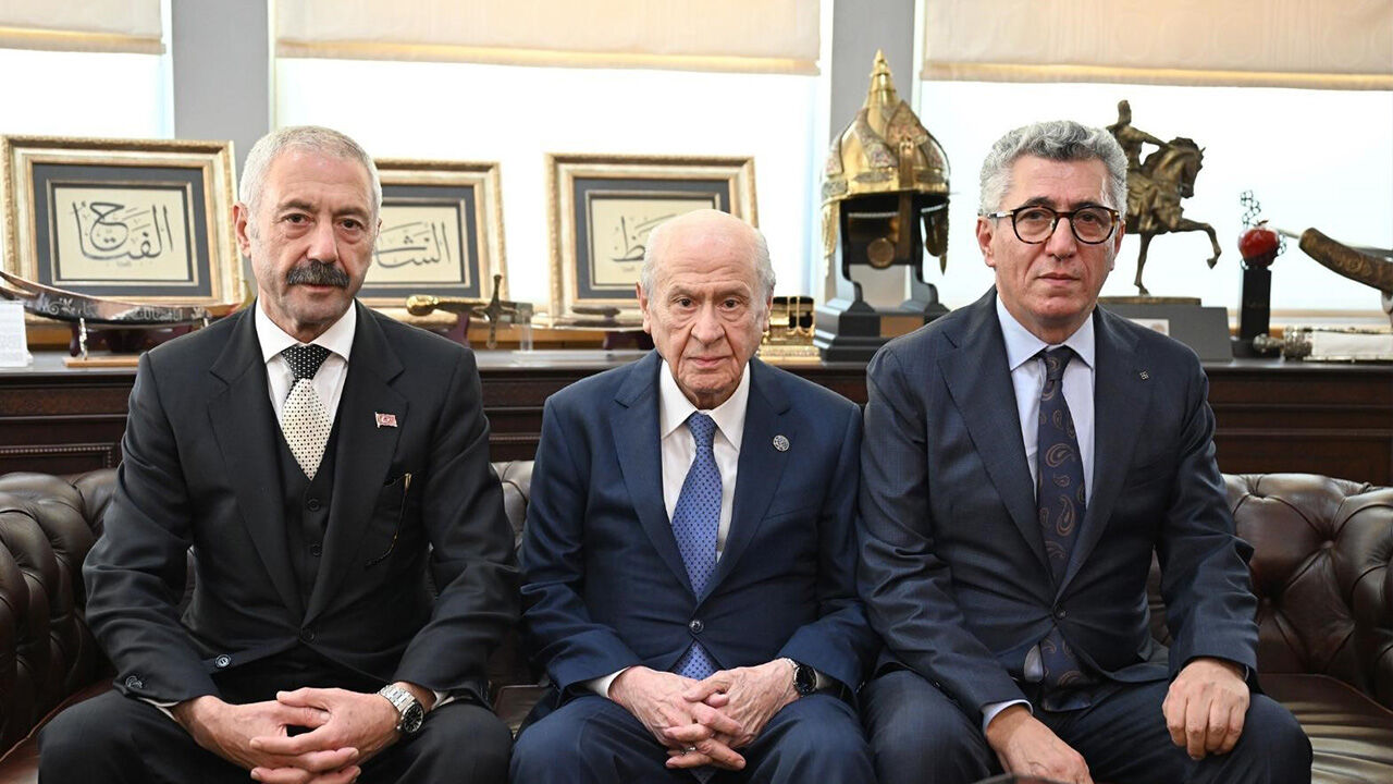Bahçeli devreye girdi! Sarallar ve Şahinler'den barış pozu