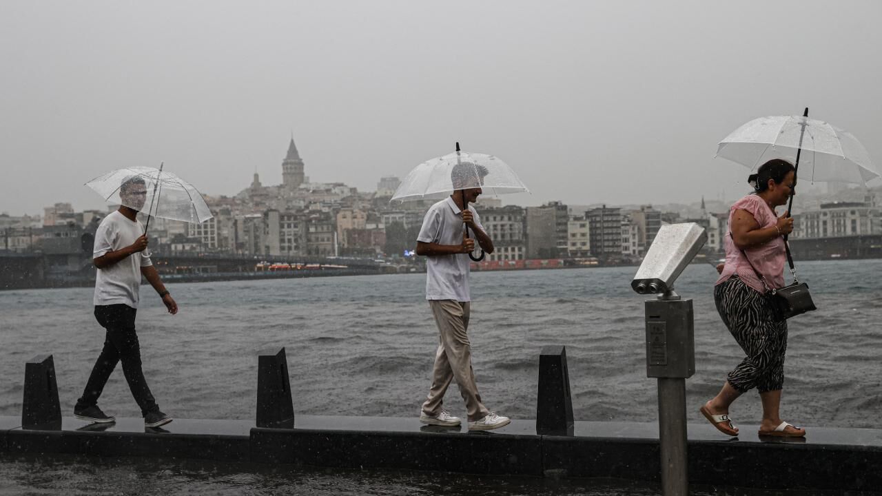 Istanbul Saganak Aa 1906398