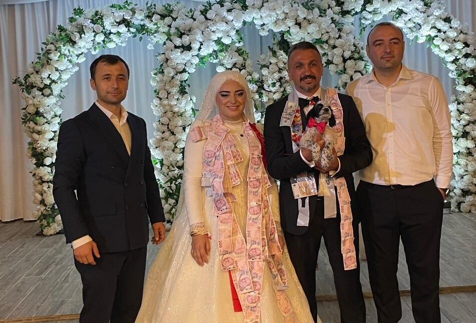 Trabzon Köpek Düğün Av Köpeği Takı Hediye Haber (1)