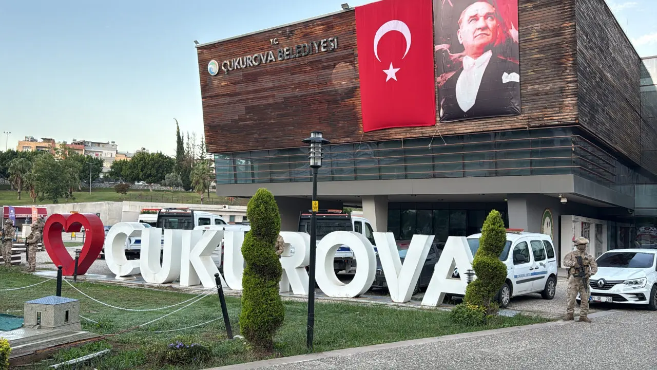 Çukurova Belediyesine jandarma operasyonu!