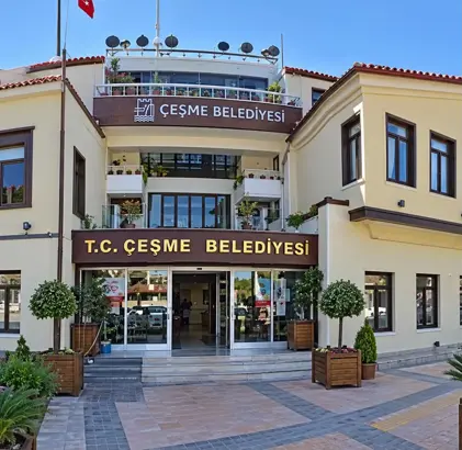 Çeşme Belediyesi’nde yolsuzluk operasyonu: 8 gözaltı